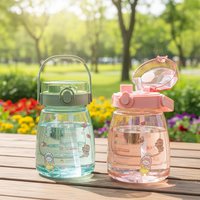 Bouteille d'eau en plastique pour enfants avec paille, grande capacité, avec sangle, vente chaude, mignonne, 1200 ml, avec couvercle à ouverture rapide, pour enfants
