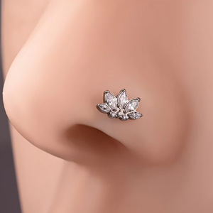 Piercing de nez en titane avec fleur et améthyste sertie, bijou pour femme - Product Image 1