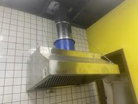 Hotte aspirante professionnelle et domestique en acier inoxydable à haut débit d'air avec filtre à déflecteur pour cuisinière