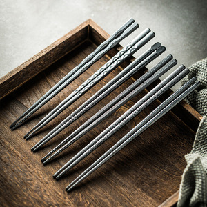 Nuevas palillos de aleación de estilo japonés para uso doméstico, con puntas puntiagudas, negras, de alta calidad, resistentes al moho, al por mayor. - Product Image 4