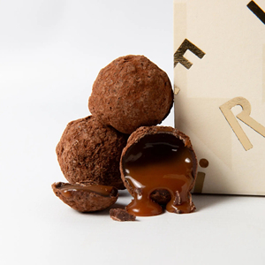 Caramelos de Mantequilla Salada con Chocolate, Leche y Nueces en Forma Sólida - 9 Caramelos - Product Image 2
