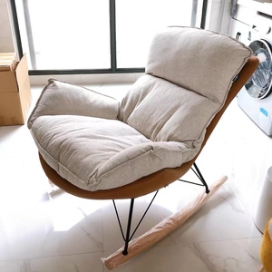 Bon <span class=keywords><strong>prix</strong></span> du nouveau produit 2024 laine <span class=keywords><strong>d</strong></span>'<span class=keywords><strong>agneau</strong></span> avec cadre en bois pieds en métal chaise berçante en cuir pour chambre à coucher - Product Image 1