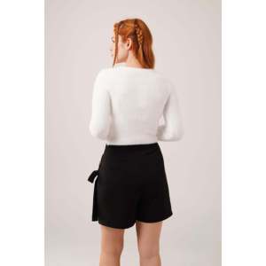 Suéter Blanco de Cuello Redondo para Mujer, Manga Larga, Anti-Pilling, 14 Gg, Estilo Minimalista Normcore - Product Image 1
