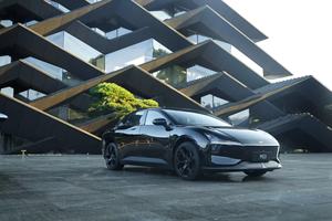 Nouvelle voiture électrique <span class=keywords><strong>Xpeng</strong></span> <span class=keywords><strong>P5</strong></span> noire, 4 roues motrices, haute performance, autonomie de 601 à 700 km, moteur de 160 kW, en vente - Product Image 3