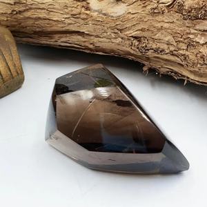 หินควอตซ์สโมคกี้สีรุ้งธรรมชาติคุณภาพสูงขายส่ง รูปทรงอิสระ สำหรับบำบัดรักษาและตกแต่ง - Product Image 5