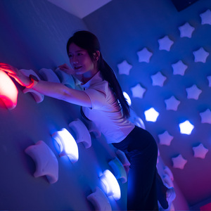 Pixfi Games : Salle de jeu d'<span class=keywords><strong>escalade</strong></span> interactive basée sur la physique, avec obstacles à franchir - Product Image 1
