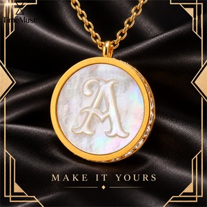 Collana con Ciondolo <span class=keywords><strong>Monogramma</strong></span> Iniziale a in Acciaio Inossidabile TIMEMUSE OEM, con Madreperla e Zirconi, Charm Personalizzato con Nome - Product Image 1