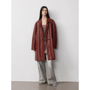 Trench lungo in pelle di capra con olio importato Vintage di Rose sonore - Product Image 4