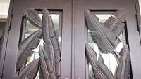 Porte d'entrée principale de villa en fer forgé durable, anti-effraction, au design moderne et exquis de feuilles de bananier, fabriquée à la main