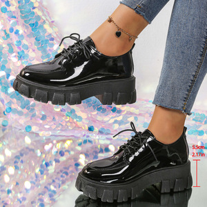 รองเท้าส้นกลางแบบผูกเชือกสไตล์อังกฤษ พื้นหนา ไซส์ใหญ่ สำหรับผู้หญิง ขายส่ง รุ่นใหม่ประจำฤดูใบไม้ร่วง - Product Image 2