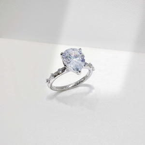 Anillo cuadrado de plata de ley 925 chapado en oro Grace, personalizado para mujer, con circonita delicada, de lujo, para boda, con corte marquesa. - Product Image 2