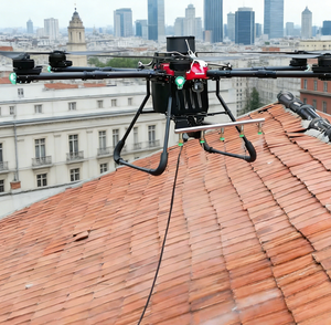 Nettoyeur haute pression pour drones commerciaux, pour <span class=keywords><strong>le</strong></span> <span class=keywords><strong>nettoyage</strong></span> des toits, des façades, des fenêtres et des panneaux solaires, avec télécommande FPV - Product Image 1