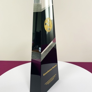 Trofeo de cristal negro personalizado, medalla de premios corporativos de alta calidad y placas para regalos de bienvenida de seguros - Product Image 4