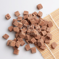Cubes de foie de bœuf lyophilisés, friandises déshydratées pour l'entraînement des chiens, friandises pour chiens lyophilisées, service OEM
