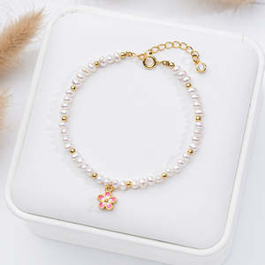 Bracelet en perles de millet d'eau douce naturelles de 3-4 mm en gros pour femmes, bijoux de mode papillon haut de gamme avec un style élégant - Product Image 3