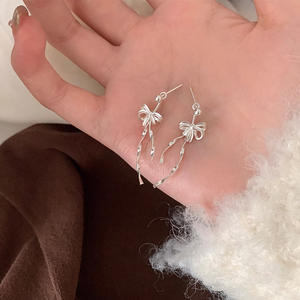 Pendientes de Borla al por Mayor, Pendientes de Lazo de Moda para Mujer, Nuevo Estilo, Pendientes Elegantes y de Alta Gama - Product Image 3