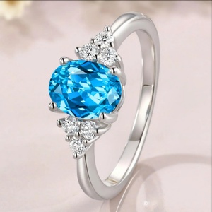 แหวนหมั้นเพชรพลอยสีน้ำเงินสังเคราะห์แบบคลาสสิกทองคำแท้ 9k/10k/14k/18k สำหรับผู้หญิงในงานแต่งงาน รับผลิตตามสั่งขายส่ง - Product Image 1