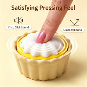 Llavero y colgante para coche de 5 cm con diseño de postre simulado Kawaii, botón mecánico de clic para aliviar el estrés, juguete antiestrés con forma de tarta de huevo y galleta - Product Image 2