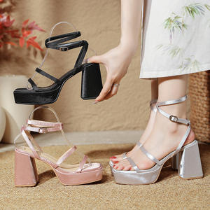 Sandali da Donna con Tacco Alto <span class=keywords><strong>Bianchi</strong></span> all'Ingrosso, Scarpe Comode e alla Moda con Punta Quadrata Aperta e Suola Spessa - Product Image 1