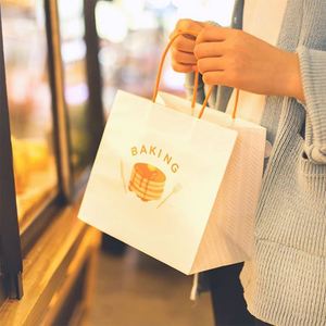 Bolsa de Papel Kraft con Asa y Logotipo Personalizado 2024, Bolsa Ecológica y Resistente para Compras y Comida para Llevar - Product Image 3