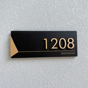 <span class=keywords><strong>Plaque</strong></span> de porte flottante moderne en acrylique 3D surélevée, personnalisée, noir et or, pour numéro de <span class=keywords><strong>maison</strong></span>, appartement ou hôtel - Product Image 1