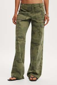 <span class=keywords><strong>Pantaloni</strong></span> Cargo da <span class=keywords><strong>Donna</strong></span> Personalizzati Camouflage Lavati a Gamba Larga Vita Media con Chiusura a <span class=keywords><strong>Bottoni</strong></span> e Polsino Convertibile, <span class=keywords><strong>Pantaloni</strong></span> Casual Utility - Product Image 4