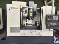 VMC850 Chine fraiseuse CNC 3 axes pour le métal pour le puissant centre de machine verticale