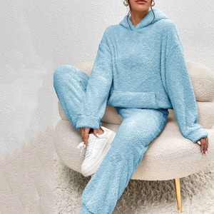 Nuovi arrivi abiti invernali caldi soffice tuta spessa <span class=keywords><strong>maglione</strong></span> tinta unita <span class=keywords><strong>vestiti</strong></span> con cappuccio donna due pezzi pantaloni - Product Image 4
