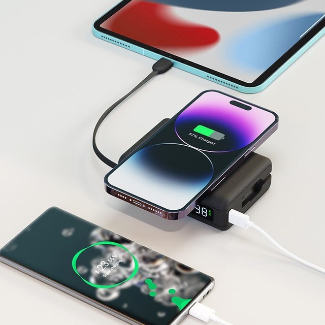 USB-C 45W 10000 MAh PowerBank With Type-C Cable Two-way Input and Output Magnetic Wireless Charging Power Bank