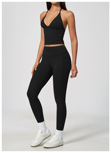 Ensemble sportif 2 pièces pour femme : Crop top bustier et legging long rayé bleu marine en tricot respirant (Spandex et Polyester) - Product Image 5