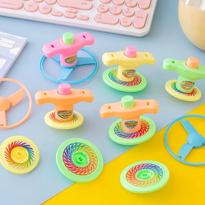 Juguete giroscópico nuevo lanzador al por mayor regalo único niños juguete volador al aire libre torsión Spinning Top Set regalo niños - Product Image 1