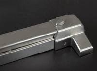 Dispositif de sortie de secours vertical à barre tactile UL Double Escape pour porte commerciale résistante au feu