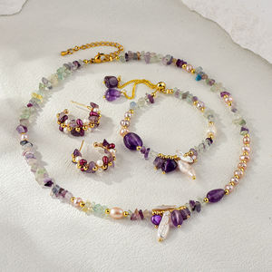 Collier tendance pour femmes avec des perles colorées irrégulières et des pierres pour ajouter une touche d'originalité aux tenues quotidiennes - Product Image 6