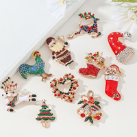 Nouvelle broche de Noël en alliage pour enfants, style vintage haut de gamme, motif couronne de peinture à l'huile, épingle de revers, cadeau de Noël en gros, en stock