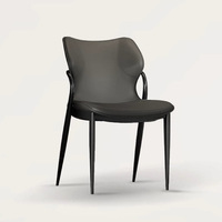 Chaise de salle à manger minimaliste moderne avec dossier rembourré en cuir, structure en acier – Design de luxe léger pour la maison et les cafés