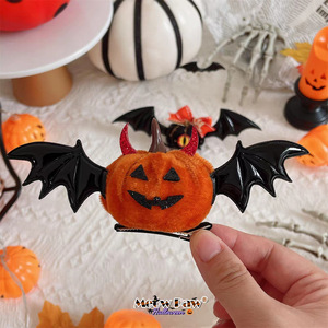 Venta al por mayor de pinzas para el pelo de Halloween 2026, lindos accesorios para el pelo de calabaza y murciélago para cosplay infantil y recuerdos de fiesta - Product Image 5