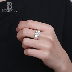 Anello Minimalista Regolabile in Argento Sterling S925 con Moissanite da 1 Carato Colore D per Uomo - Product Image 4