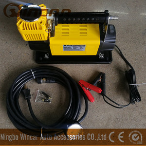 Compresor de Aire Portátil de 12V Amarillo con Certificación CE, Metálico de Alta Resistencia con Función de Monitoreo de <span class=keywords><strong>Presión</strong></span> de <span class=keywords><strong>Neumáticos</strong></span> - Product Image 2