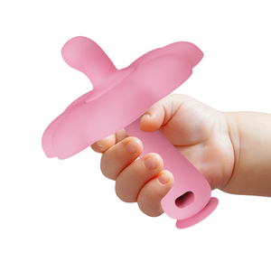 YC Jouet à mâcher et à secouer en silicone souple de qualité alimentaire 100% en forme de petit <span class=keywords><strong>champignon</strong></span>, pour bébés unisexes de 0 à 24 mois, couleur et logo personnalisés - Product Image 1