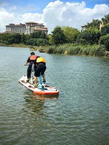 <span class=keywords><strong>Planche</strong></span> de SUP double siège avec cadre en plastique, grandes pontons, vélo aquatique SUP rapide et portable pour parc aquatique, de Chine, Lumark, OEM, logo personnalisé - Product Image 6