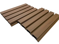 Panneau mural rainuré en composite bois-plastique (WPC) imperméable de haute qualité, carrelage de plafond en WPC pour décoration intérieure et extérieure
