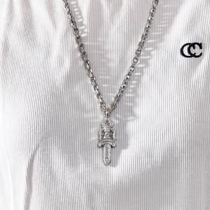 <span class=keywords><strong>Collane</strong></span> con Ciondolo Crom Hearts in Argento per <span class=keywords><strong>Uomo</strong></span> e Donna, Placcate in Oro 24K, Catena Lunga Vintage Retrò Moda Punk a Forma di Spada, Regalo all'Ingrosso - Product Image 5