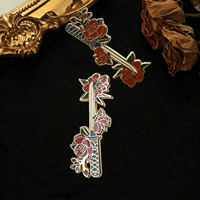 Épinglette en métal avec logo d'épée personnalisé, design tendance, cadeaux promotionnels, épinglette en émail dur plaquée or