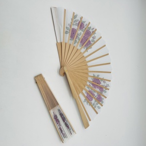 Éventail pliant personnalisé, éventails originaux en bois et en coton, collection de fleurs espagnoles, éventails faits à la main - Product Image 6