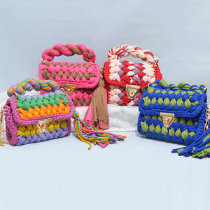 2025设计师钩针编织手工金属链女式斜挎包开合女式手包3件套 - Product Image 3