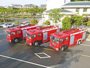 Cabine rouge vif Double rangée véhicules d'urgence <span class=keywords><strong>camion</strong></span> de pompiers électrique <span class=keywords><strong>camion</strong></span> de pompiers - Product Image 3