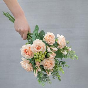 Rosas artificiales con hojas de eucalipto, ramo de flores para decoración del hogar, boda, 9 cabezas, estilo Ins, E-L014, nuevo estilo, <span class=keywords><strong>2022</strong></span> - Product Image 5