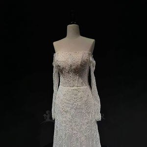 ชุดแต่งงานทรงเมอร์เมดแขนยาว รุ่น NT52 ดีไซน์ทันสมัย คอเสื้อแบบเรือ แต่งลูกไม้ปักลายดอกไม้ประดับคริสตัล กระโปรงทรงเข้ารูปยาว - Product Image 3