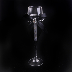 Décor de robe de mariée amusant et mignon M. et Mme marié et verre de mariée pour flûte à champagne pour l'utilisation du vin - Product Image 3