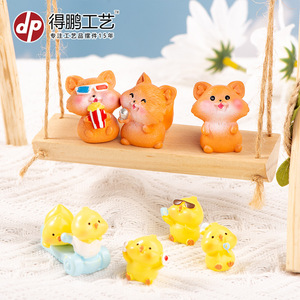 Figuras de Animales Miniatura de Resina, Ardillas y Pollitos Adorables, Decoración para Escritorio, Auto y Hogar - Product Image 1